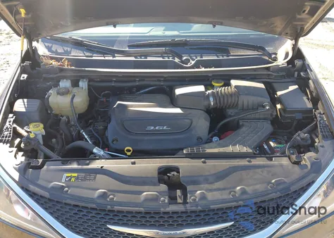 2017 Chrysler Pacifica Touring-L Plus из США, поврежденный, VIN 2C4RC1EG0HR577574